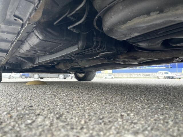 Серый Тойота Авенсис, объемом двигателя 1.8 л и пробегом 206 тыс. км за 5999 $, фото 6 на Automoto.ua