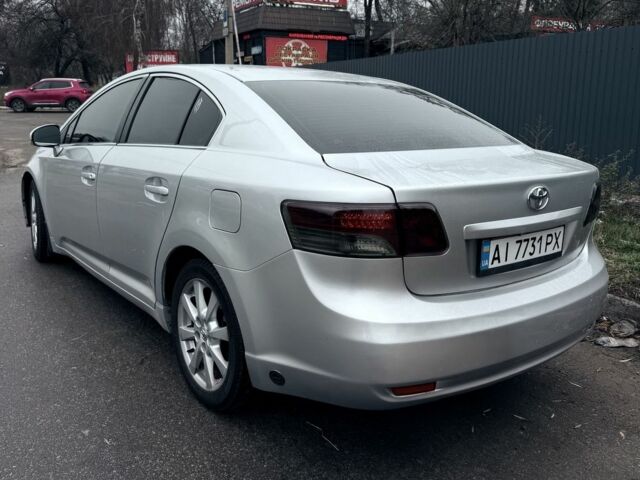 Серый Тойота Авенсис, объемом двигателя 2 л и пробегом 244 тыс. км за 6900 $, фото 4 на Automoto.ua