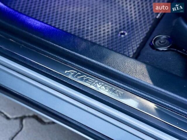 Серый Тойота Авенсис, объемом двигателя 1.6 л и пробегом 300 тыс. км за 5250 $, фото 20 на Automoto.ua