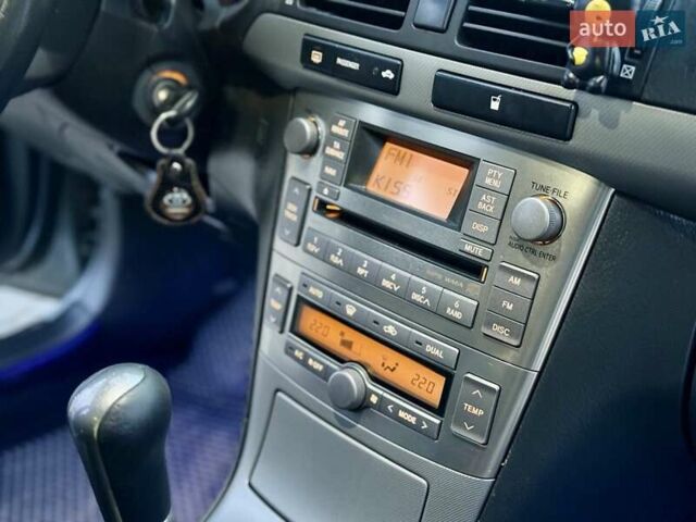 Серый Тойота Авенсис, объемом двигателя 1.6 л и пробегом 300 тыс. км за 5250 $, фото 16 на Automoto.ua