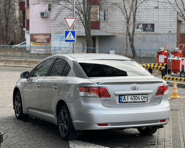 Сірий Тойота Авенсіс, об'ємом двигуна 1.8 л та пробігом 212 тис. км за 7500 $, фото 1 на Automoto.ua