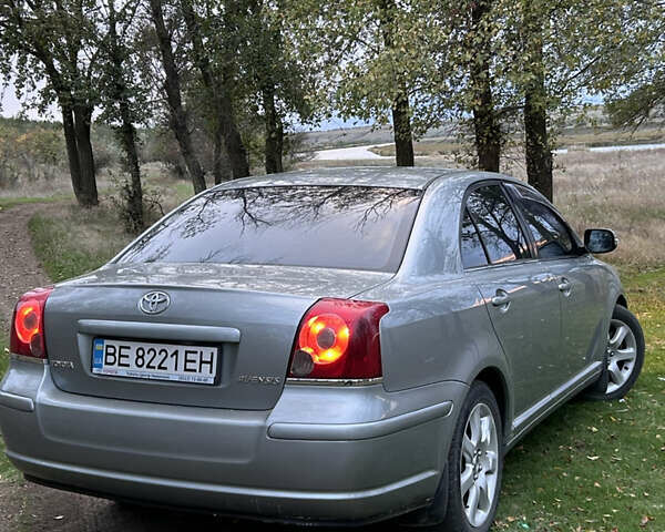 Серый Тойота Авенсис, объемом двигателя 2 л и пробегом 358 тыс. км за 7399 $, фото 5 на Automoto.ua
