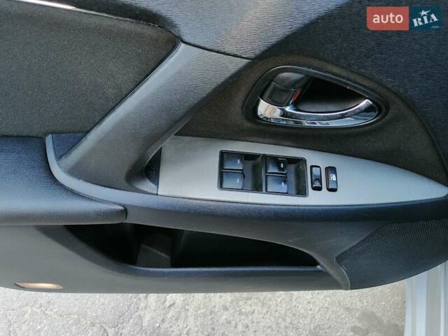 Серый Тойота Авенсис, объемом двигателя 1.8 л и пробегом 183 тыс. км за 8200 $, фото 11 на Automoto.ua