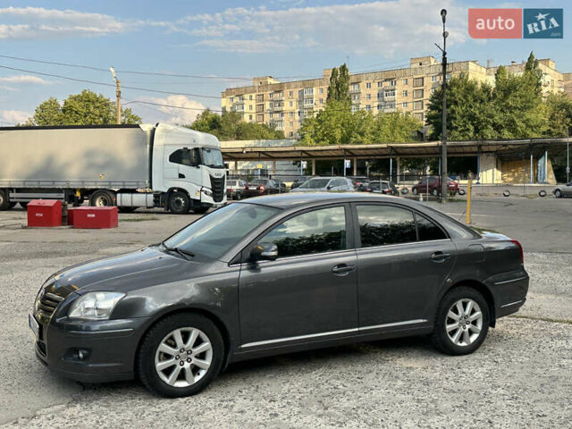 Серый Тойота Авенсис, объемом двигателя 2 л и пробегом 210 тыс. км за 6800 $, фото 6 на Automoto.ua