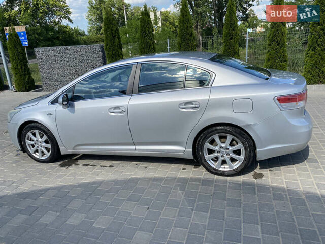 Серый Тойота Авенсис, объемом двигателя 2.2 л и пробегом 270 тыс. км за 9900 $, фото 2 на Automoto.ua