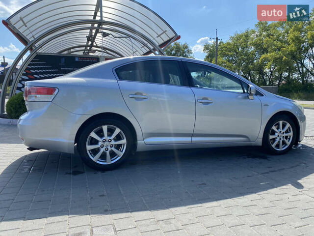 Серый Тойота Авенсис, объемом двигателя 2.2 л и пробегом 270 тыс. км за 9900 $, фото 5 на Automoto.ua