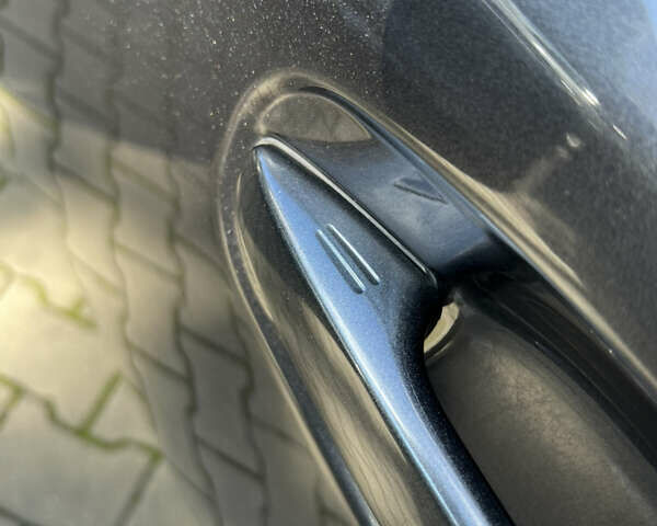 Серый Тойота Авенсис, объемом двигателя 1.99 л и пробегом 206 тыс. км за 10600 $, фото 7 на Automoto.ua