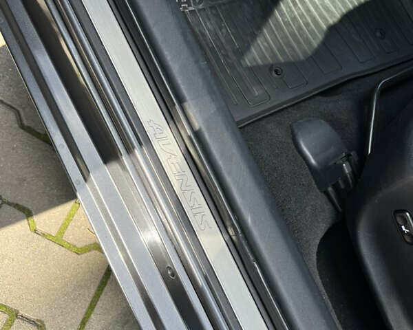 Сірий Тойота Авенсіс, об'ємом двигуна 1.99 л та пробігом 206 тис. км за 9800 $, фото 20 на Automoto.ua