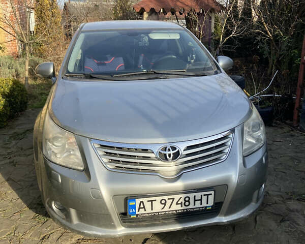 Серый Тойота Авенсис, объемом двигателя 2 л и пробегом 308 тыс. км за 6700 $, фото 3 на Automoto.ua