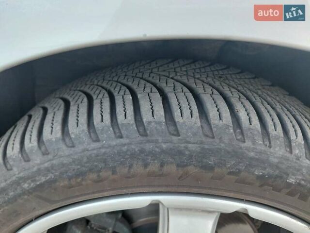 Сірий Тойота Авенсіс, об'ємом двигуна 2.23 л та пробігом 190 тис. км за 9999 $, фото 6 на Automoto.ua