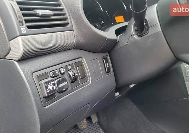 Серый Тойота Авенсис, объемом двигателя 1.79 л и пробегом 182 тыс. км за 8000 $, фото 8 на Automoto.ua