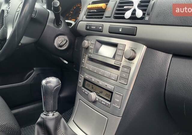 Серый Тойота Авенсис, объемом двигателя 1.79 л и пробегом 182 тыс. км за 8000 $, фото 14 на Automoto.ua