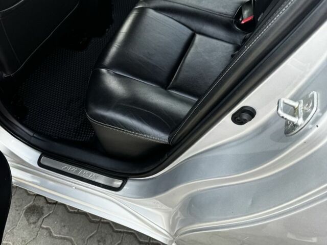 Серый Тойота Авенсис, объемом двигателя 2.2 л и пробегом 340 тыс. км за 8700 $, фото 7 на Automoto.ua