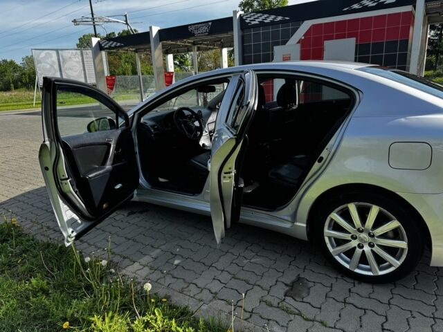 Серый Тойота Авенсис, объемом двигателя 2.2 л и пробегом 340 тыс. км за 8700 $, фото 3 на Automoto.ua