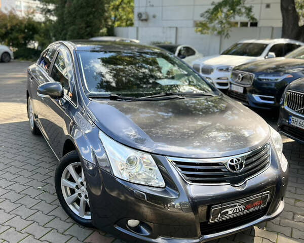 Сірий Тойота Авенсіс, об'ємом двигуна 1.99 л та пробігом 206 тис. км за 9800 $, фото 1 на Automoto.ua