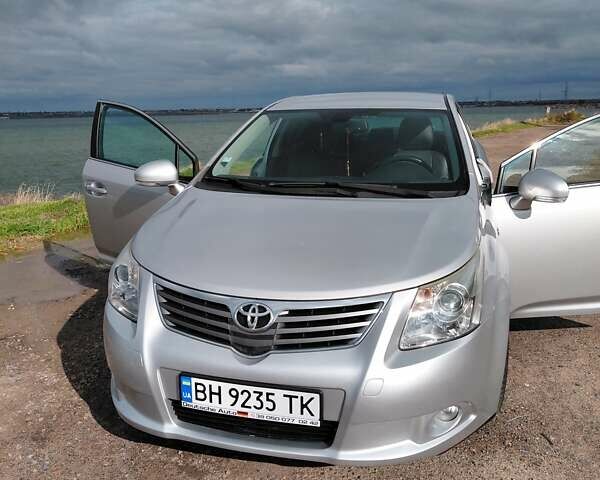 Сірий Тойота Авенсіс, об'ємом двигуна 2.23 л та пробігом 190 тис. км за 9999 $, фото 1 на Automoto.ua