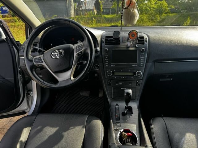 Серый Тойота Авенсис, объемом двигателя 2.2 л и пробегом 340 тыс. км за 8700 $, фото 4 на Automoto.ua