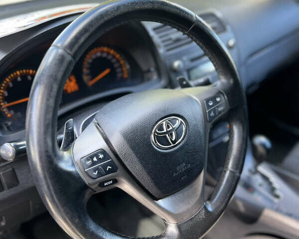 Сірий Тойота Авенсіс, об'ємом двигуна 1.99 л та пробігом 206 тис. км за 9800 $, фото 8 на Automoto.ua