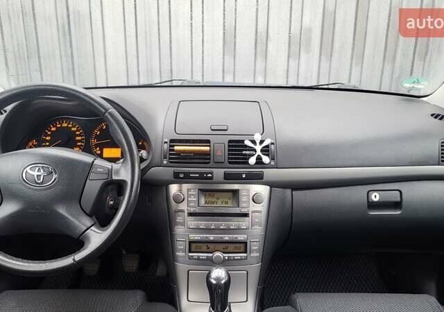 Серый Тойота Авенсис, объемом двигателя 1.79 л и пробегом 182 тыс. км за 8000 $, фото 15 на Automoto.ua