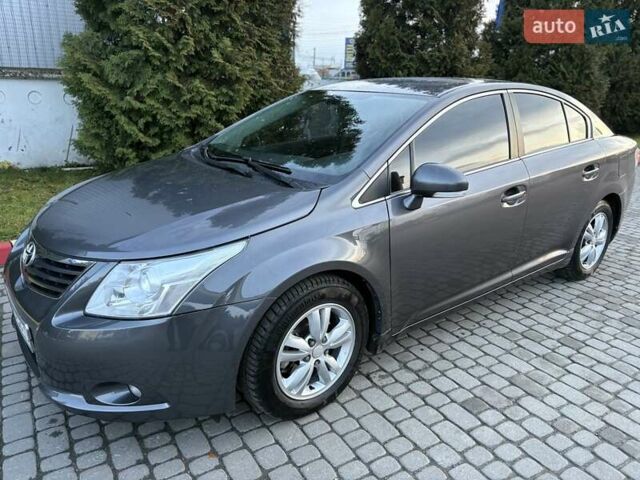 Серый Тойота Авенсис, объемом двигателя 1.8 л и пробегом 283 тыс. км за 8250 $, фото 3 на Automoto.ua