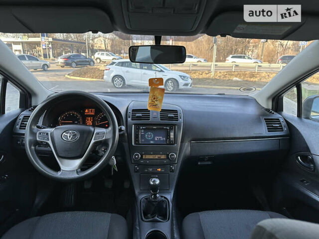 Серый Тойота Авенсис, объемом двигателя 1.6 л и пробегом 220 тыс. км за 8400 $, фото 57 на Automoto.ua