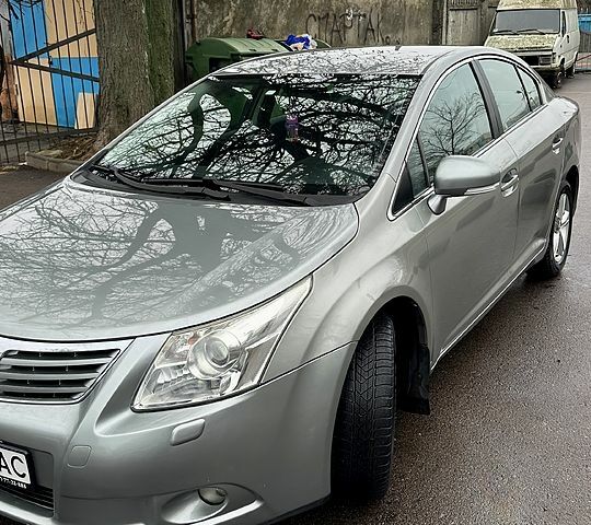 Серый Тойота Авенсис, объемом двигателя 2 л и пробегом 198 тыс. км за 9200 $, фото 4 на Automoto.ua
