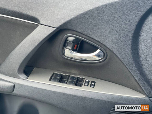 Серый Тойота Авенсис, объемом двигателя 2 л и пробегом 267 тыс. км за 8500 $, фото 6 на Automoto.ua