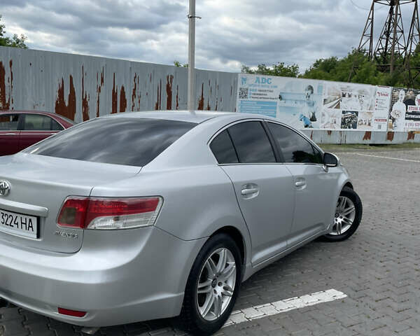 Серый Тойота Авенсис, объемом двигателя 2 л и пробегом 289 тыс. км за 7700 $, фото 9 на Automoto.ua