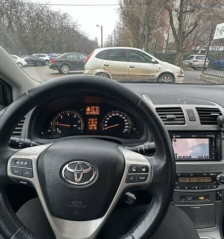 Серый Тойота Авенсис, объемом двигателя 2 л и пробегом 198 тыс. км за 9200 $, фото 10 на Automoto.ua