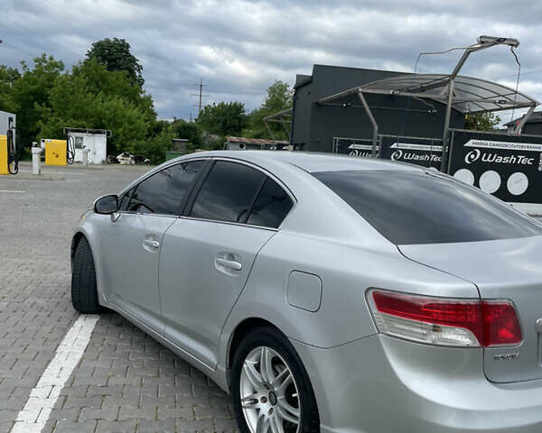 Серый Тойота Авенсис, объемом двигателя 2 л и пробегом 289 тыс. км за 7700 $, фото 10 на Automoto.ua