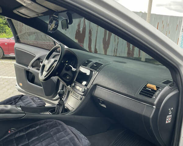Серый Тойота Авенсис, объемом двигателя 2 л и пробегом 289 тыс. км за 7700 $, фото 22 на Automoto.ua