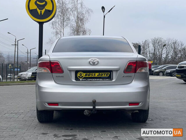 Серый Тойота Авенсис, объемом двигателя 2 л и пробегом 267 тыс. км за 8500 $, фото 4 на Automoto.ua