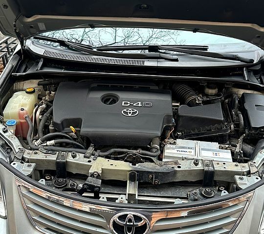 Серый Тойота Авенсис, объемом двигателя 2 л и пробегом 198 тыс. км за 9200 $, фото 6 на Automoto.ua