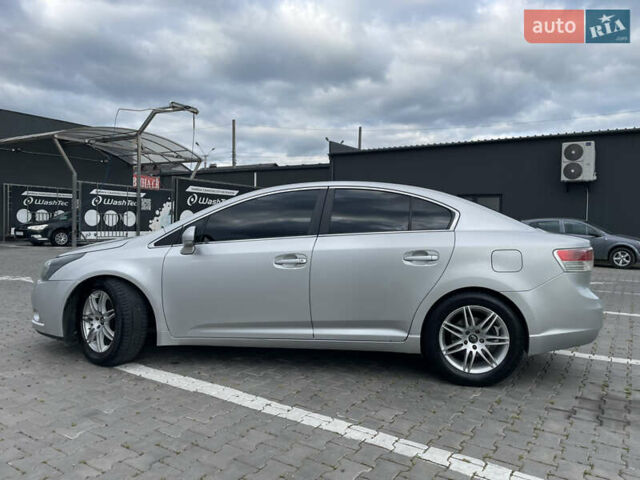 Серый Тойота Авенсис, объемом двигателя 2 л и пробегом 289 тыс. км за 7700 $, фото 5 на Automoto.ua