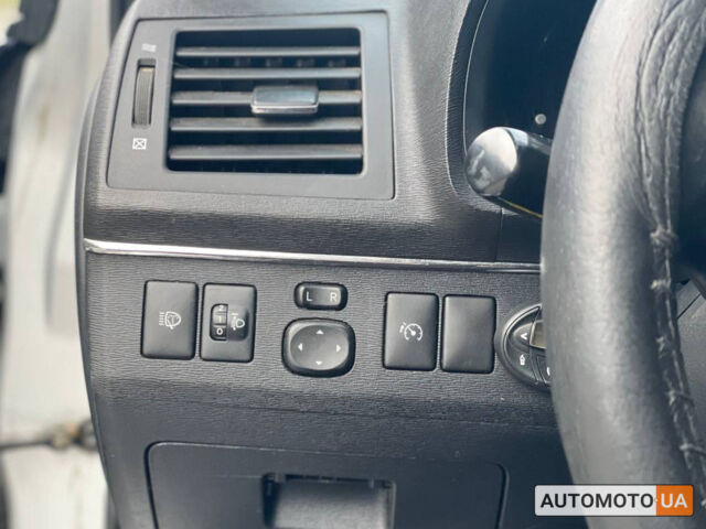 Серый Тойота Авенсис, объемом двигателя 2 л и пробегом 267 тыс. км за 8500 $, фото 10 на Automoto.ua