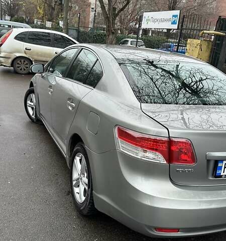 Серый Тойота Авенсис, объемом двигателя 2 л и пробегом 198 тыс. км за 9200 $, фото 3 на Automoto.ua