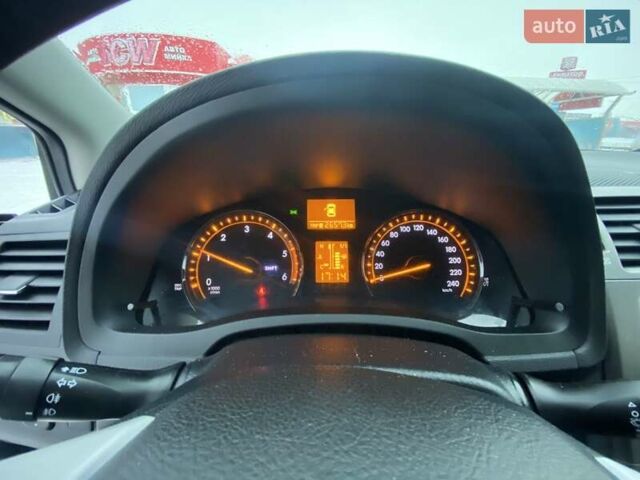 Серый Тойота Авенсис, объемом двигателя 2 л и пробегом 26 тыс. км за 8000 $, фото 4 на Automoto.ua