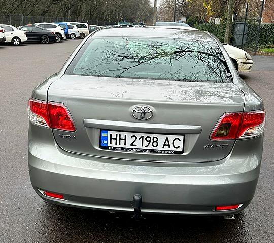 Серый Тойота Авенсис, объемом двигателя 2 л и пробегом 198 тыс. км за 9200 $, фото 5 на Automoto.ua
