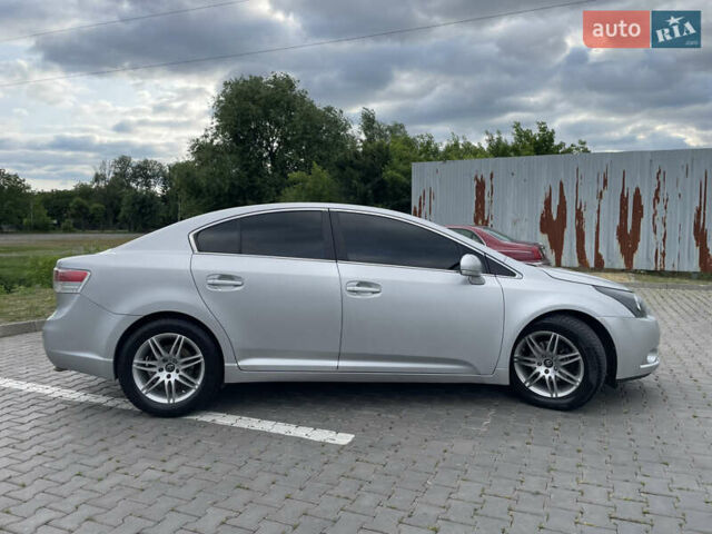 Серый Тойота Авенсис, объемом двигателя 2 л и пробегом 289 тыс. км за 7700 $, фото 6 на Automoto.ua