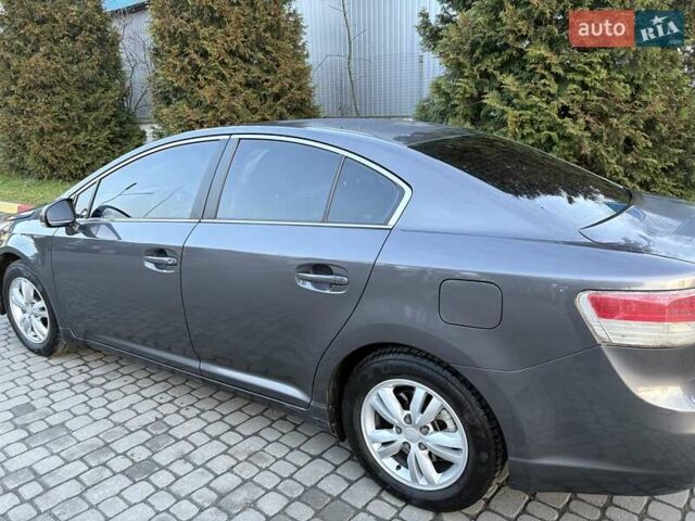 Серый Тойота Авенсис, объемом двигателя 1.8 л и пробегом 283 тыс. км за 8250 $, фото 6 на Automoto.ua