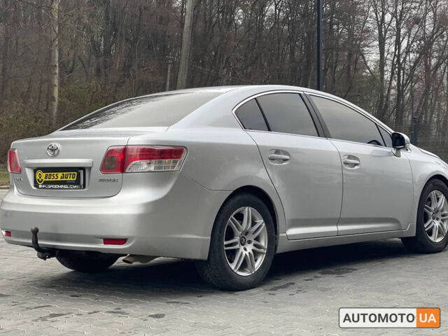 Серый Тойота Авенсис, объемом двигателя 2 л и пробегом 267 тыс. км за 8500 $, фото 5 на Automoto.ua