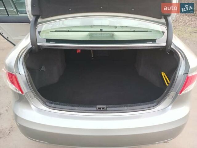 Серый Тойота Авенсис, объемом двигателя 2 л и пробегом 270 тыс. км за 8100 $, фото 14 на Automoto.ua