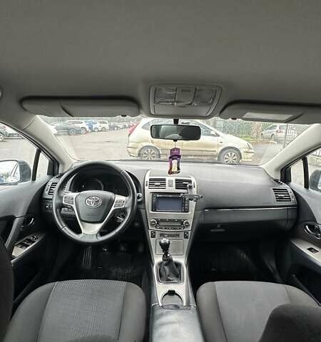 Серый Тойота Авенсис, объемом двигателя 2 л и пробегом 198 тыс. км за 9200 $, фото 8 на Automoto.ua