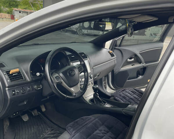 Серый Тойота Авенсис, объемом двигателя 2 л и пробегом 289 тыс. км за 7700 $, фото 21 на Automoto.ua