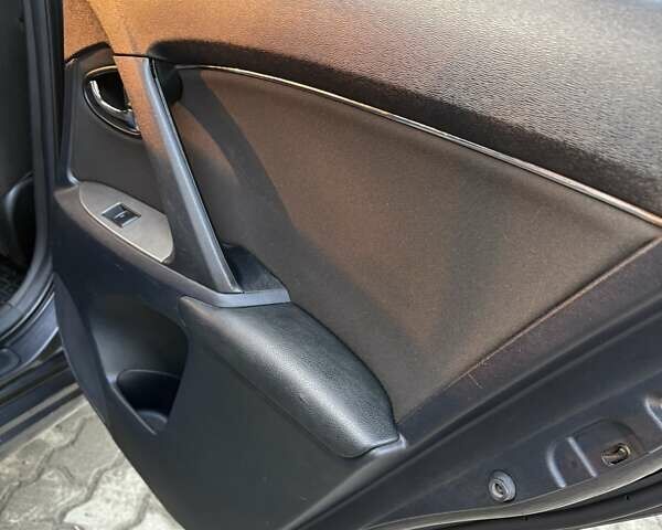 Серый Тойота Авенсис, объемом двигателя 1.8 л и пробегом 283 тыс. км за 8250 $, фото 18 на Automoto.ua