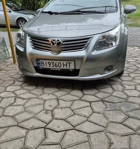 Серый Тойота Авенсис, объемом двигателя 2 л и пробегом 167 тыс. км за 9700 $, фото 1 на Automoto.ua