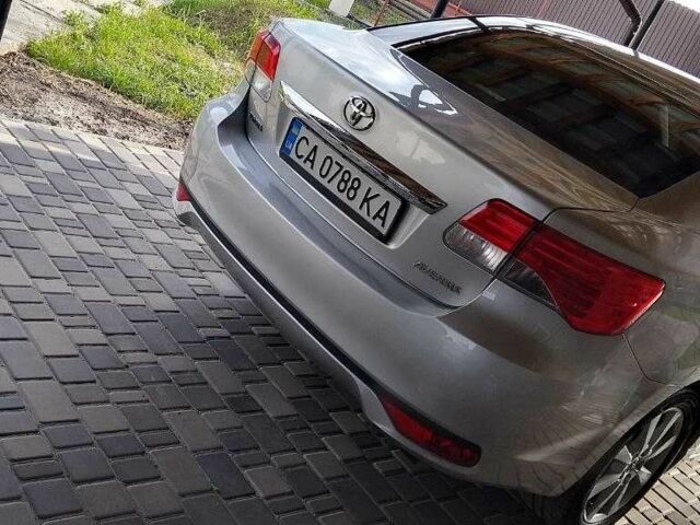 Серый Тойота Авенсис, объемом двигателя 2 л и пробегом 204 тыс. км за 8500 $, фото 6 на Automoto.ua