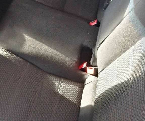 Серый Тойота Авенсис, объемом двигателя 2 л и пробегом 204 тыс. км за 8500 $, фото 17 на Automoto.ua