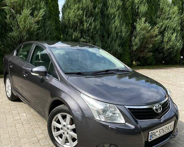Серый Тойота Авенсис, объемом двигателя 2 л и пробегом 238 тыс. км за 10300 $, фото 4 на Automoto.ua