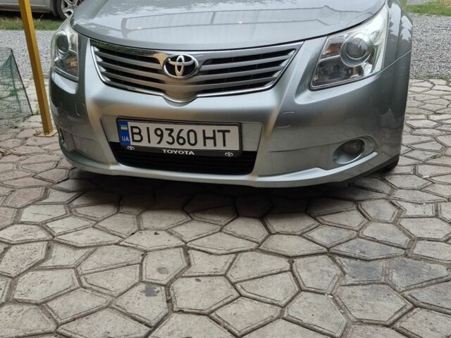 Серый Тойота Авенсис, объемом двигателя 2 л и пробегом 163 тыс. км за 9600 $, фото 1 на Automoto.ua